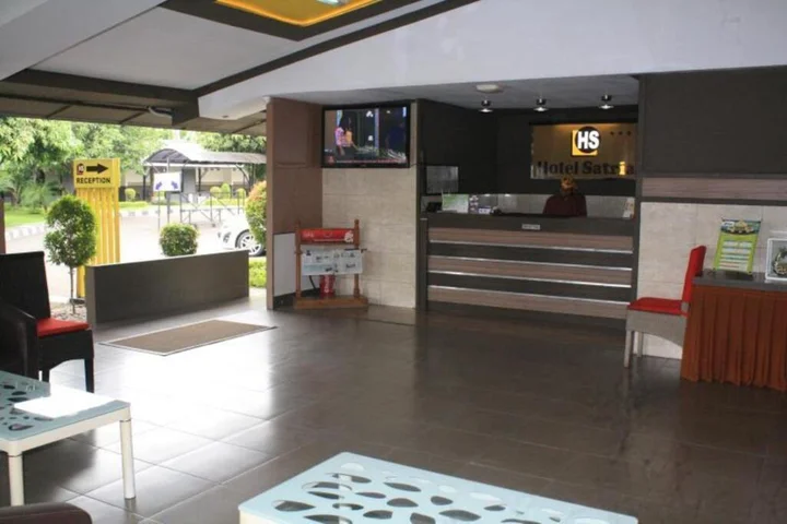 Чиребон: Hotel Satria Cirebon