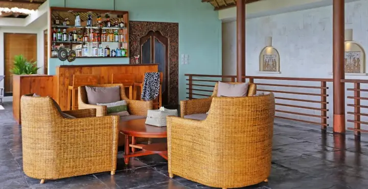 Беноа: The Longhouse Jimbaran Bali