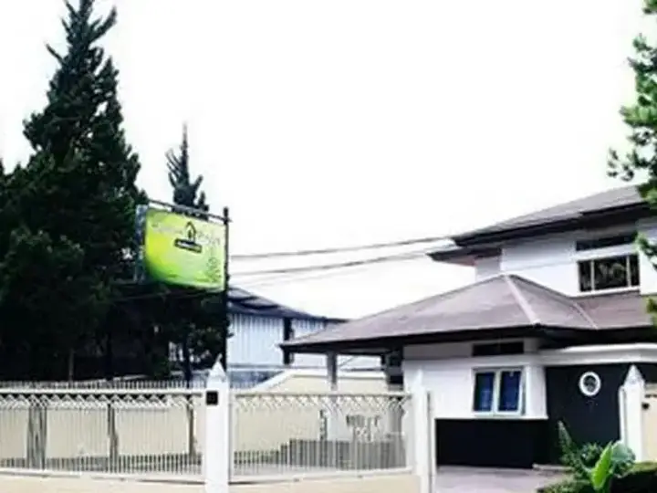 "rumah Pinus" Guesthouse & Cafe — фото 1