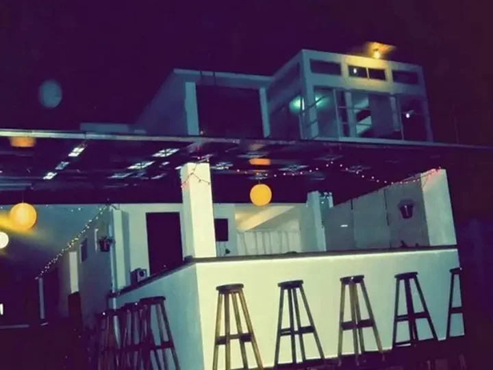 Бандунг: "rumah Pinus" Guesthouse & Cafe