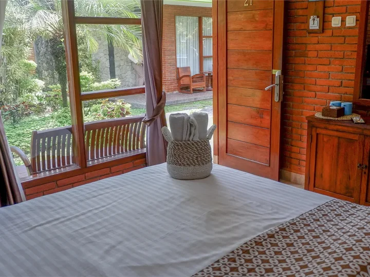 Депок: Rumput Resort & Resto