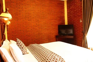 Депок: Rumput Resort & Resto