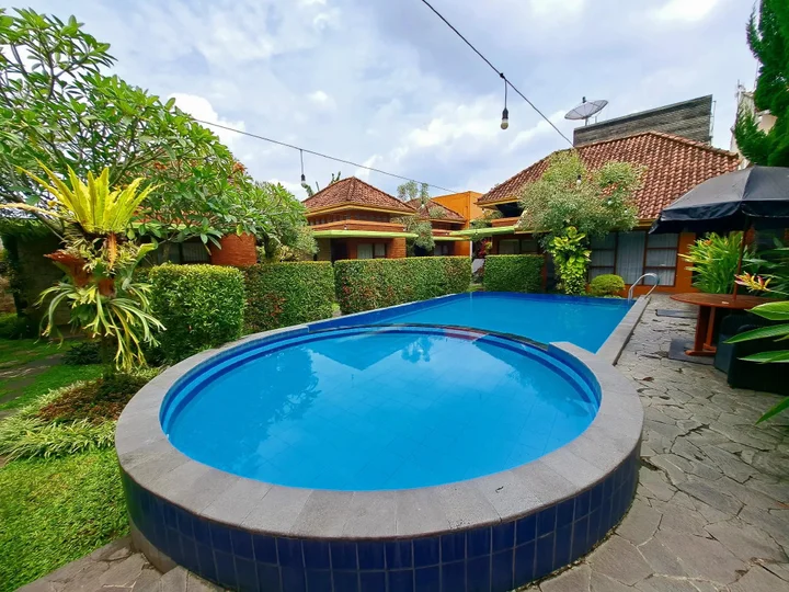 Депок: Rumput Resort & Resto