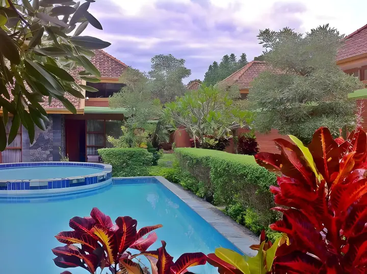 Депок: Rumput Resort & Resto