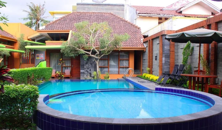 Депок: Rumput Resort & Resto