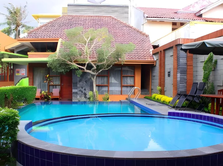 Депок: Rumput Resort & Resto