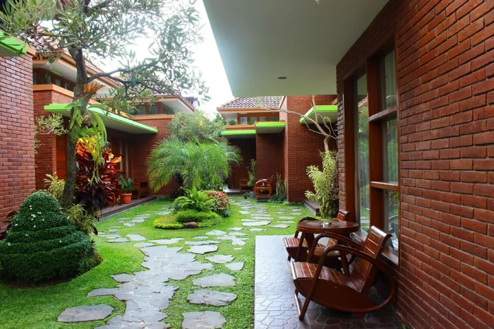 Депок: Rumput Resort & Resto