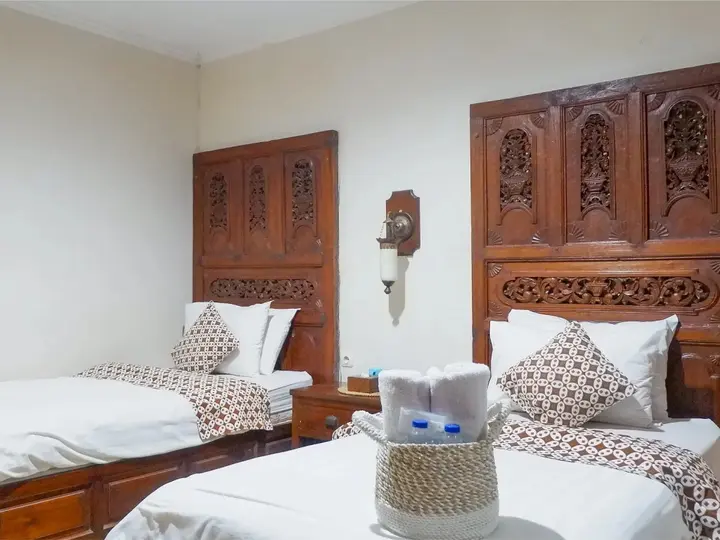 Депок: Rumput Resort & Resto