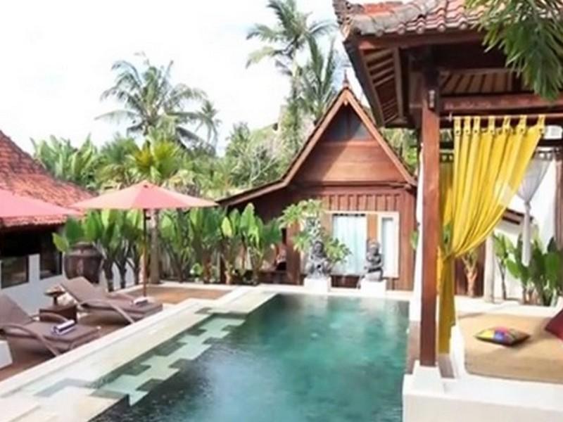 Сукавати: The Prabu House of Art and Villa