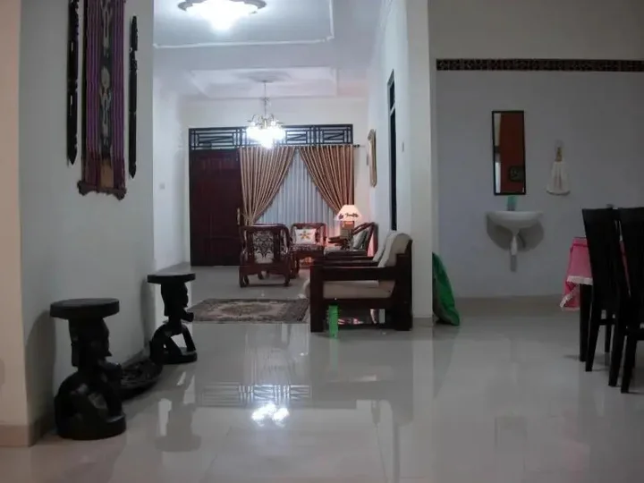 Депок: Rumah Agung