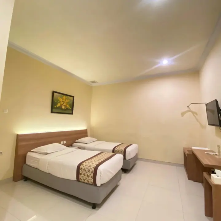 Бату: Riverstone Hotel and Cottage