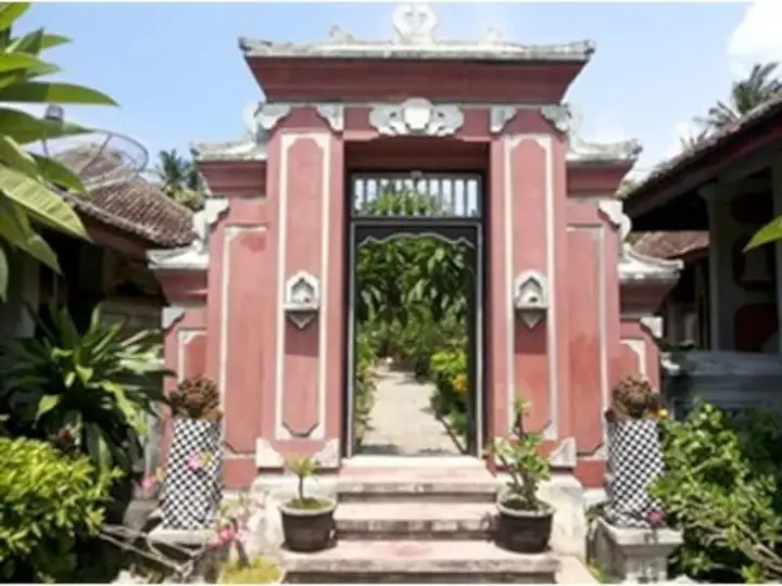 因陀罗普拉酒店(Indra Pura Hotel) — фото 5