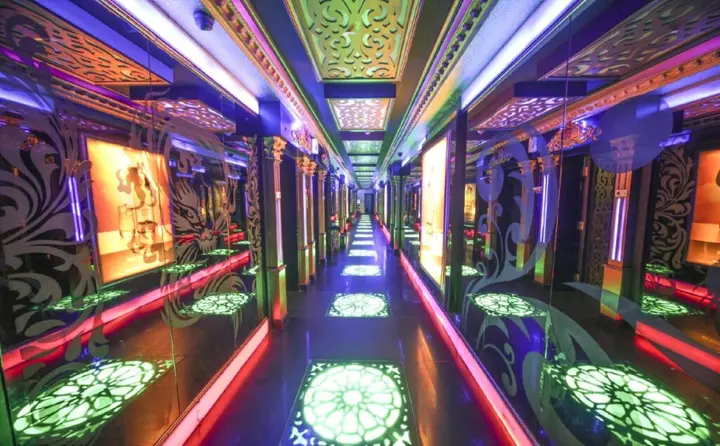 Пеканбару: New Hollywood Hotel