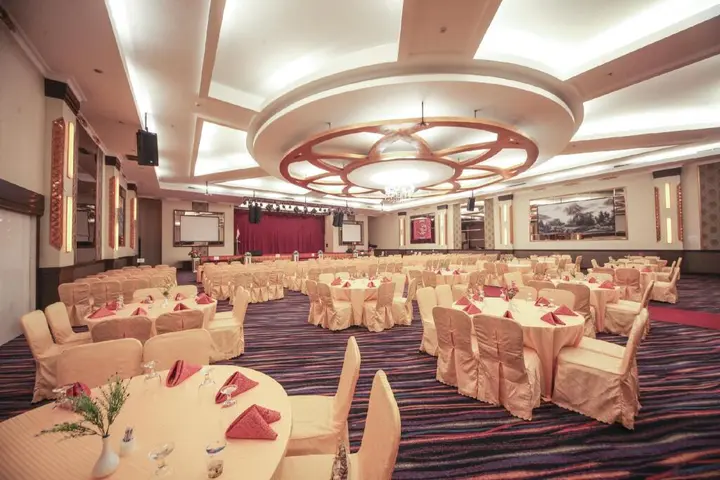 Пеканбару: New Hollywood Hotel
