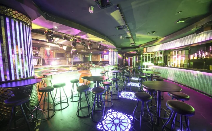 Пеканбару: New Hollywood Hotel