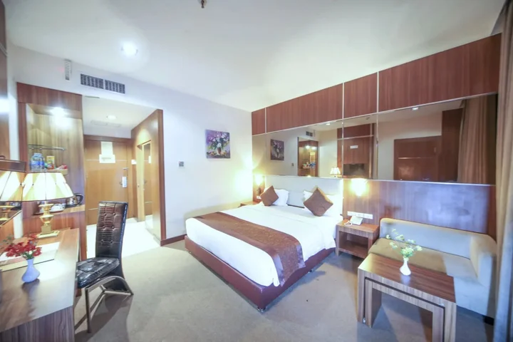 Пеканбару: New Hollywood Hotel