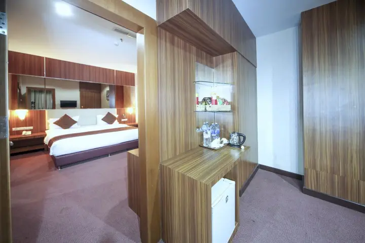 Пеканбару: New Hollywood Hotel
