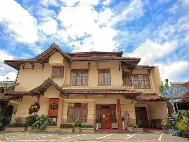 Батуретно: Hotel Vidi 1