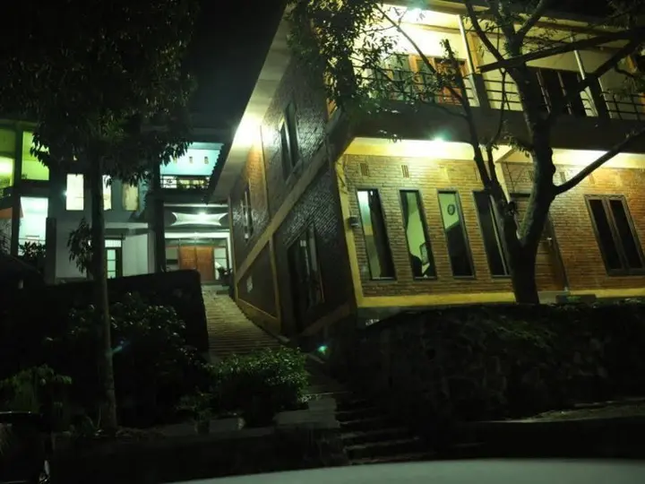 Джомбанг: Villa Pacet Damar Sewu