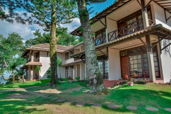 Озеро Тоба: Silintong Hotel