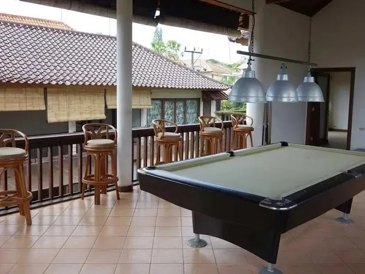 Беноа: Symphony Villa