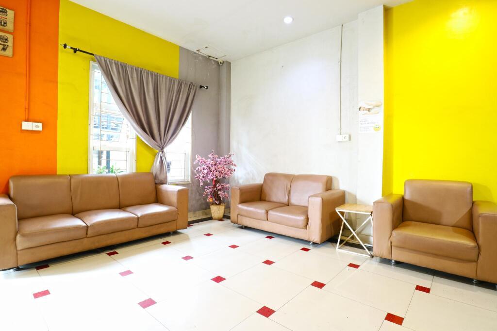 Медан: Amir Hamzah Residence 123