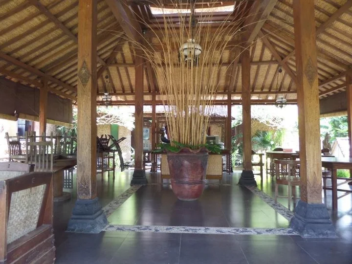 Табанан: 瓦纳普拉斯塔别墅(Wanaprasta Villa)