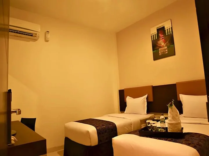 Соронг: Ayla City Hotel