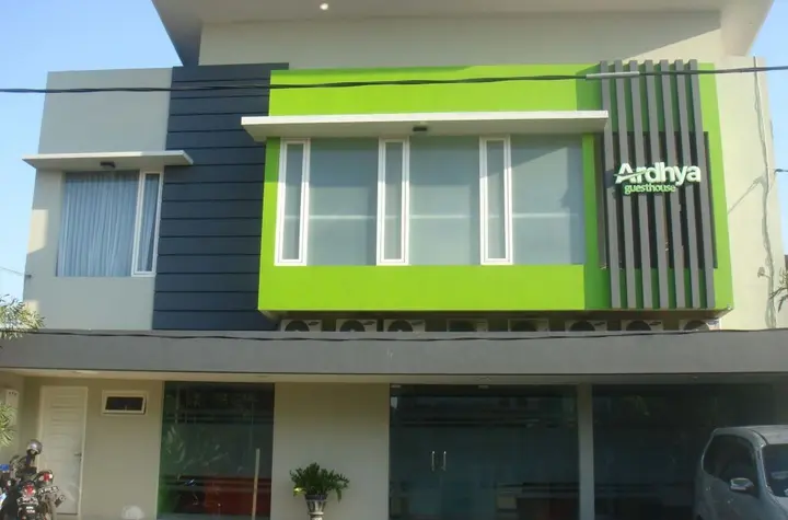 Сурабая: Ardhya Guest House