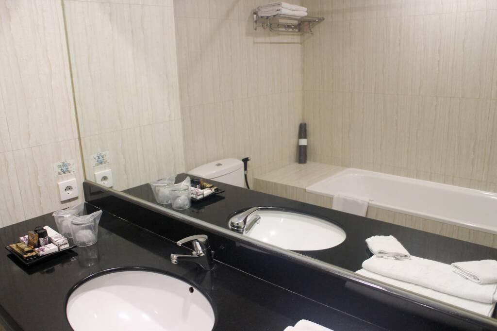 Тангеранг: Narita Hotel Tangerang
