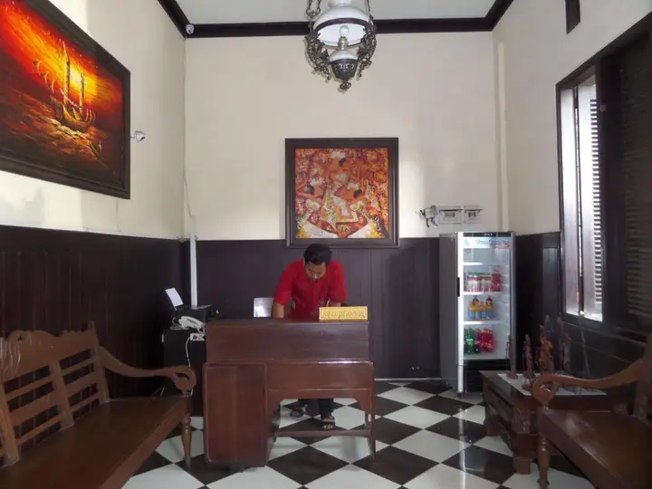 Маланг: De Clove Guest House