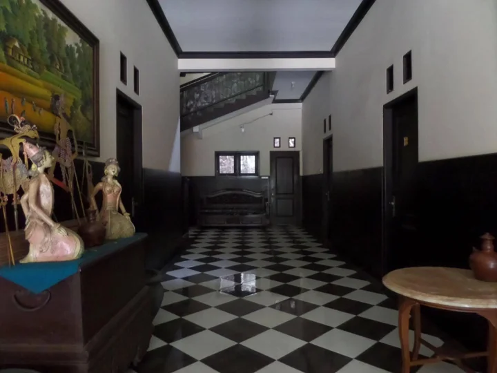 Маланг: De Clove Guest House