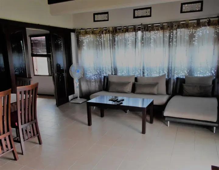 Батурити: Shangrilah Villas