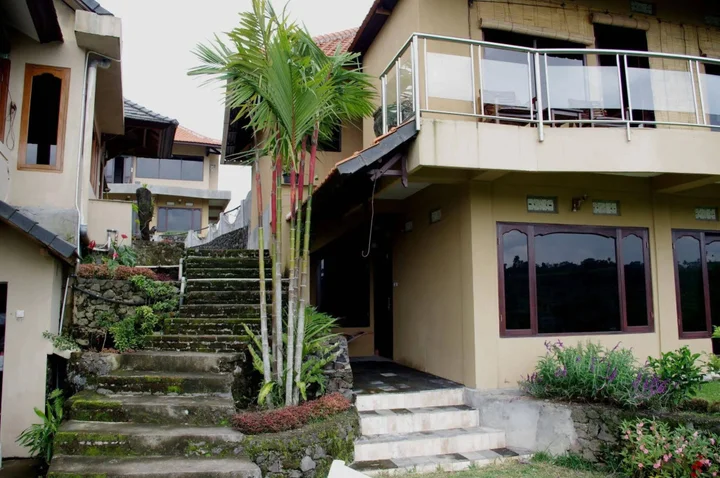 Батурити: Shangrilah Villas