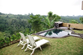 Батурити: Shangrilah Villas
