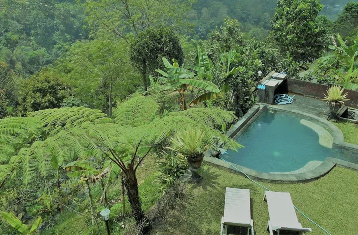 Батурити: Shangrilah Villas