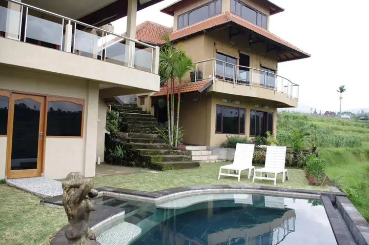 Батурити: Shangrilah Villas