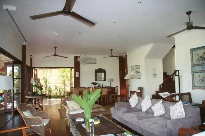 Переренан: Villa Waringin