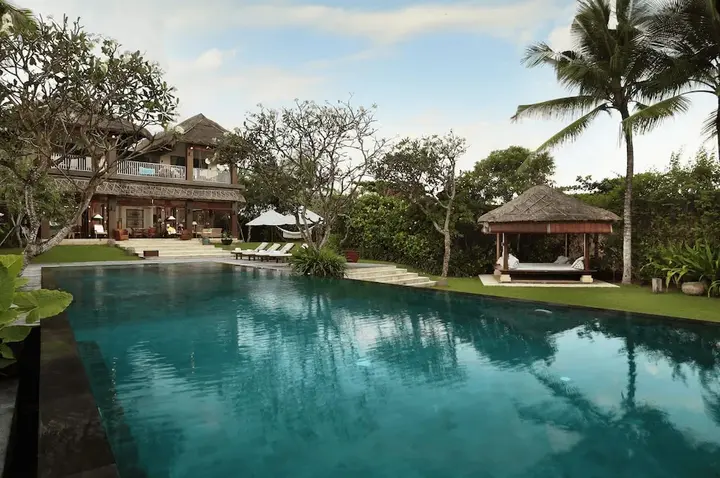 Переренан: Villa Waringin