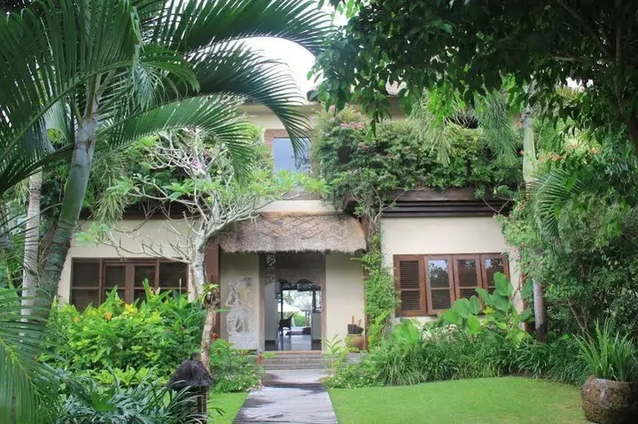 Переренан: Villa Waringin