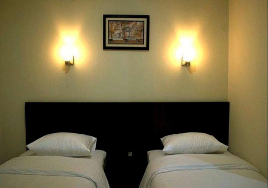 Медан: Alpha Inn