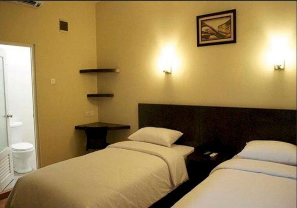 Медан: Alpha Inn