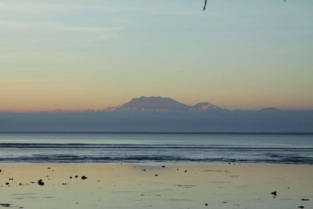 Пляж Plengkung Beach: G-Land Joyo's Camp