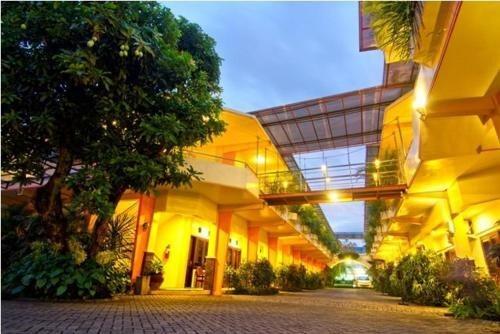 Блитар: Puri Perdana Hotel