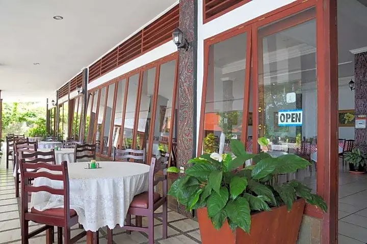 Озеро Тоба: Toledo Inn