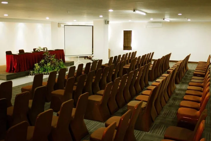 Депок: Merapi Merbabu Yogyakarta Hotel