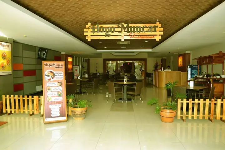 Депок: Merapi Merbabu Yogyakarta Hotel