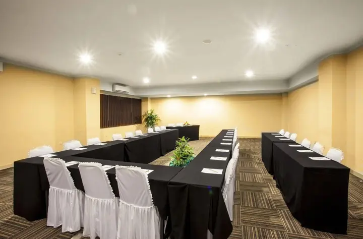 Депок: Merapi Merbabu Yogyakarta Hotel
