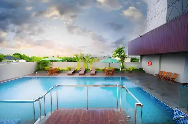 Пеканбару: Ayola First Point Hotel Pekanbaru