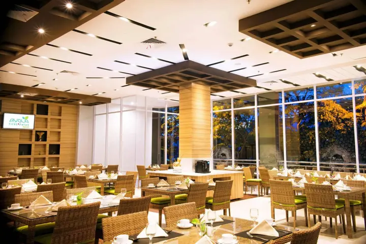 Пеканбару: Ayola First Point Hotel Pekanbaru